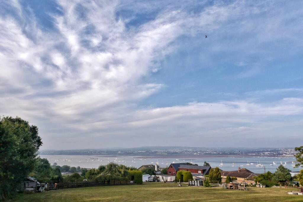 Violet Mays Retreat Starcross エクステリア 写真