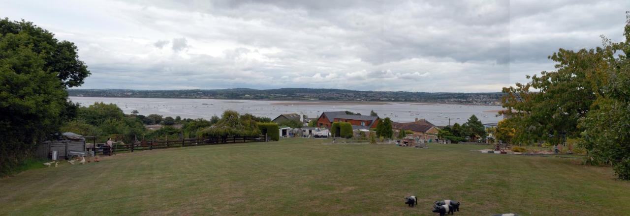Violet Mays Retreat Starcross エクステリア 写真